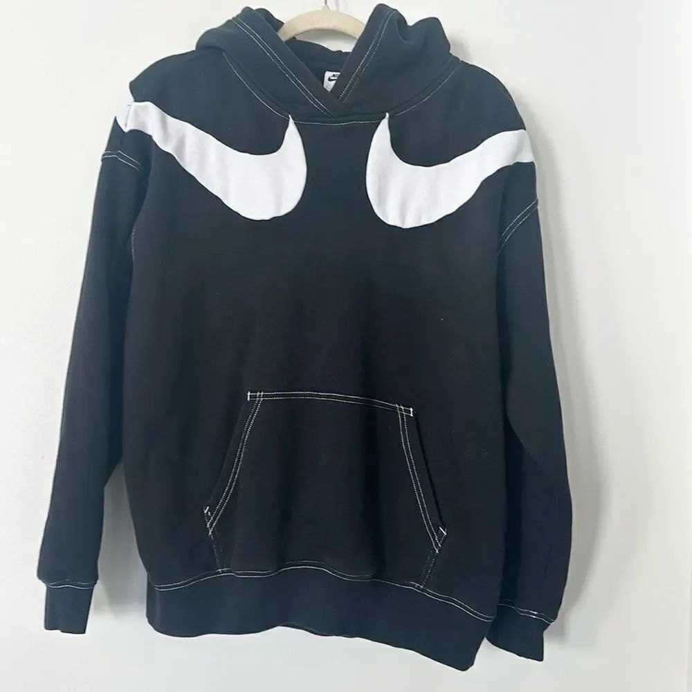 Nike - Women - GX Swoosh Pullover Hoodie - Black S - Picture 2 of 7